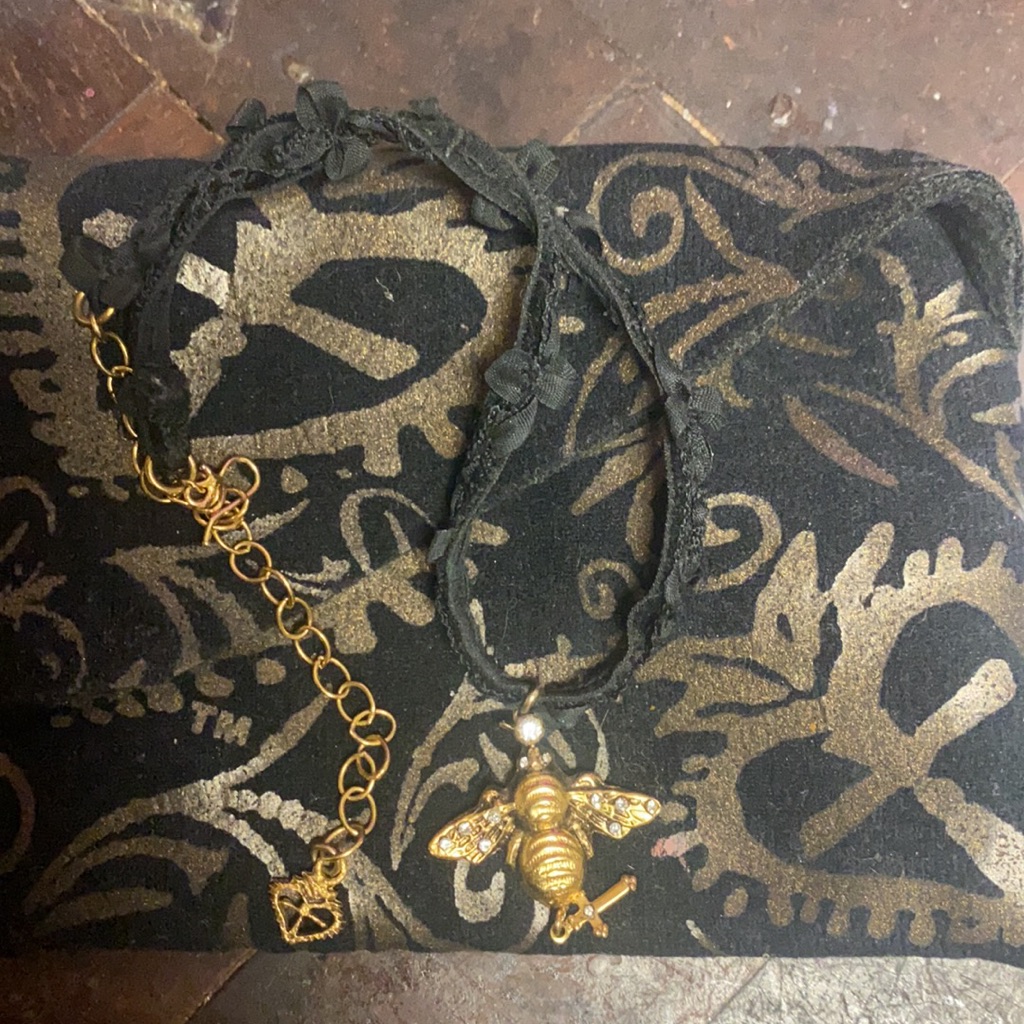 Virgin Saints & Angels Save The Bees Choker Golden — image 5 of 5